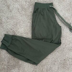 Dark Green MedCouture Scrub Joggers XS Petite